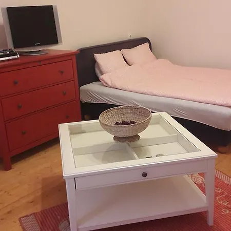 Apartman 公寓 *